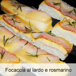 focaccia fatta in casa al rosmarino con lardo