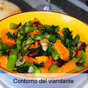 Contorno di asparagi carote e funghi