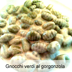 gnocchi di patate e spinaci in crema di formaggio gorgonzola