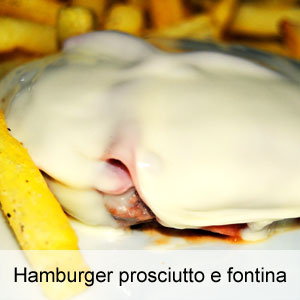 hamburger ricoperti di prosciutto e fontina fusa