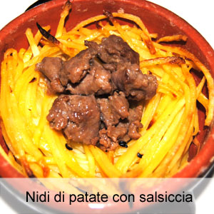 ricetta nidi di patate con salsiccia